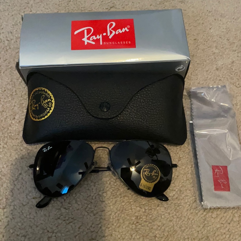 Black ray bans